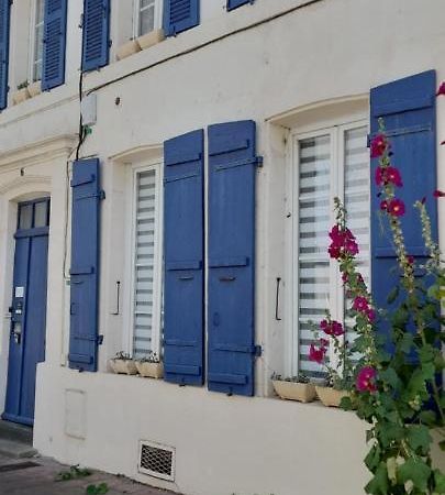 Residence Les Volets Bleus: Studio De 30 M² Classe 2 * Rochefort (Charente-Maritime) Exterior foto