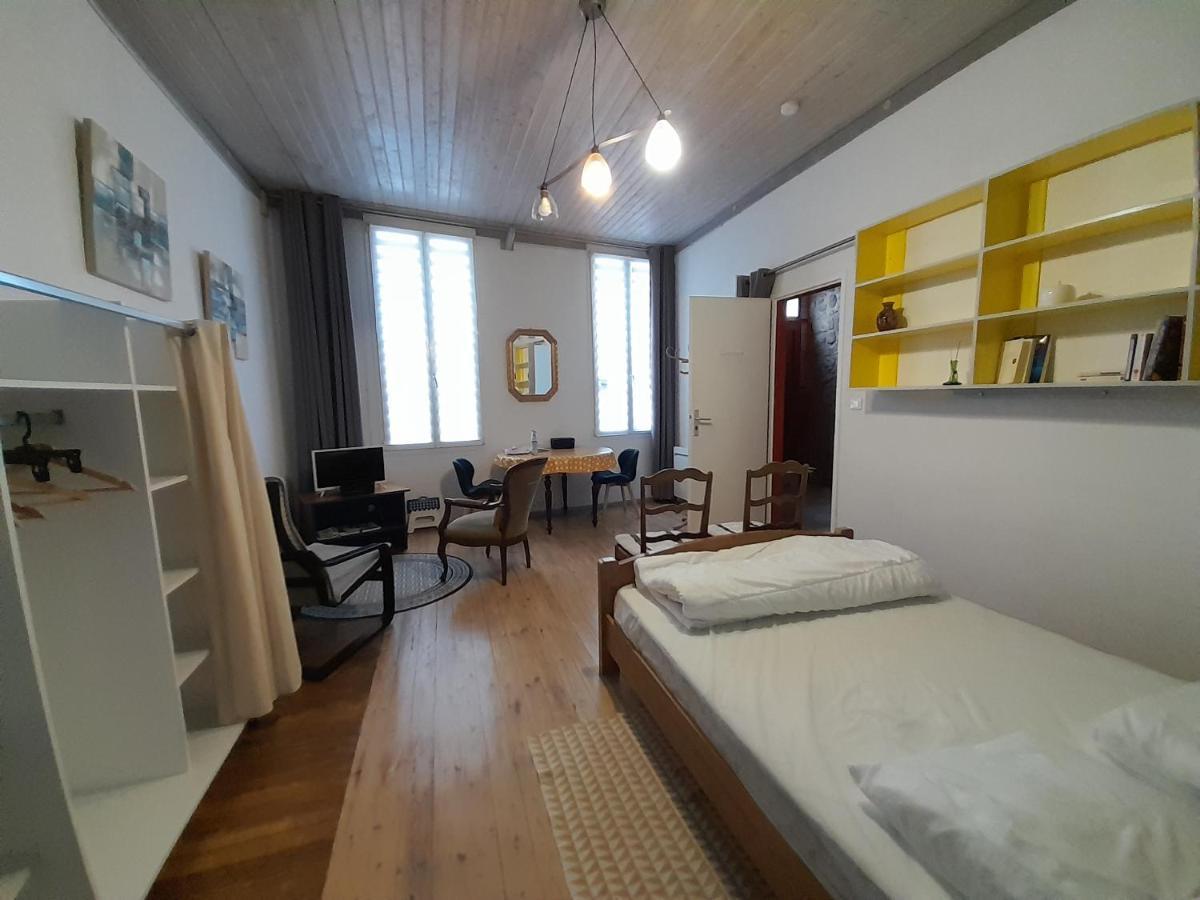 Residence Les Volets Bleus: Studio De 30 M² Classe 2 * Rochefort (Charente-Maritime) Exterior foto